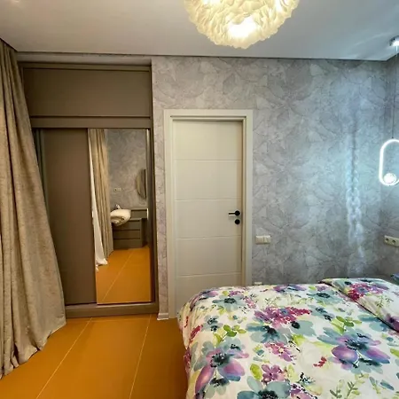 Apartment Khvicha Batumi Exterior photo